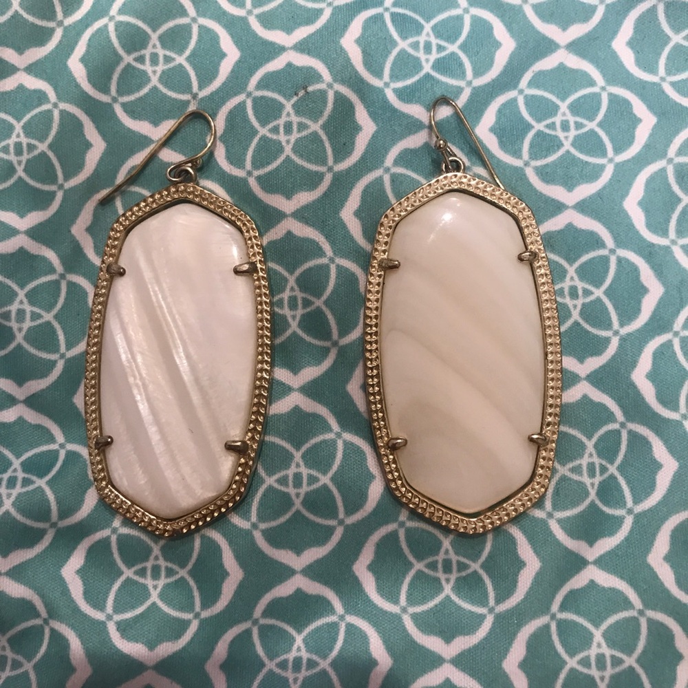 Elle Earrings